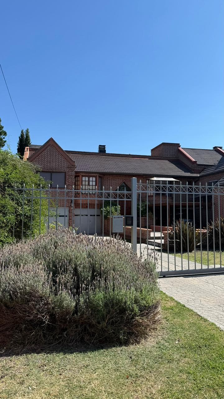 Roser, Tandil